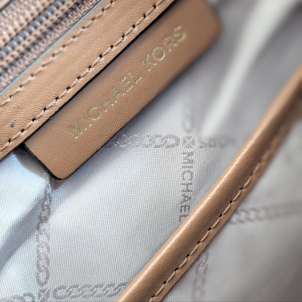 Michael Kors Brown and Tan Bedford Duffel Satchel Bag - Picture 11 of 16